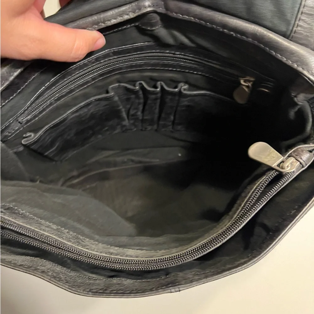 Fossil Brand large leather messenger bag